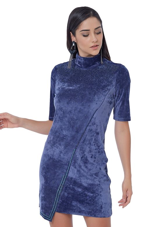 Vestido-De-Veludo-Com-Aplicacoes