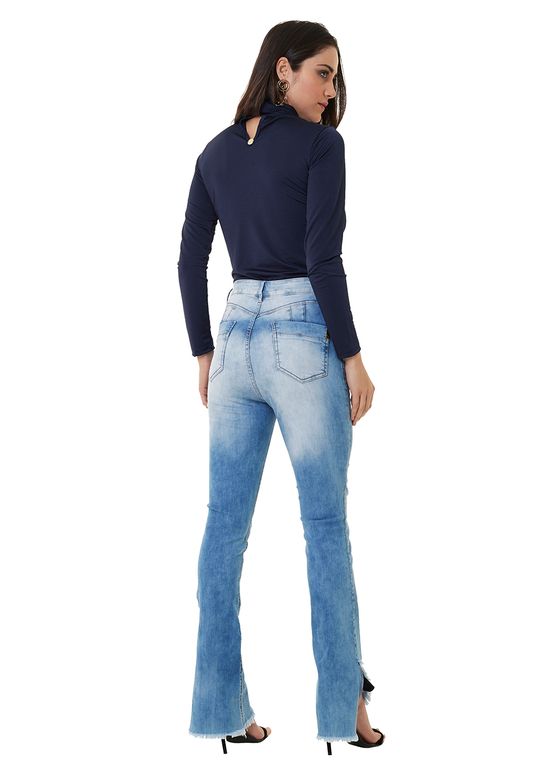 Calca-Jeans-Claro-Com-Barra-Destroyed