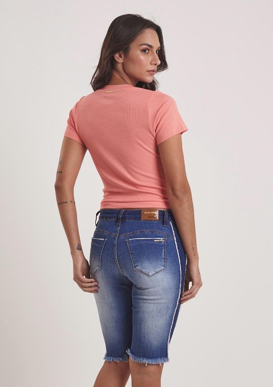 Shorts-Jeans-Com-Detalhe-Lateral-E-Barra-Desfiada